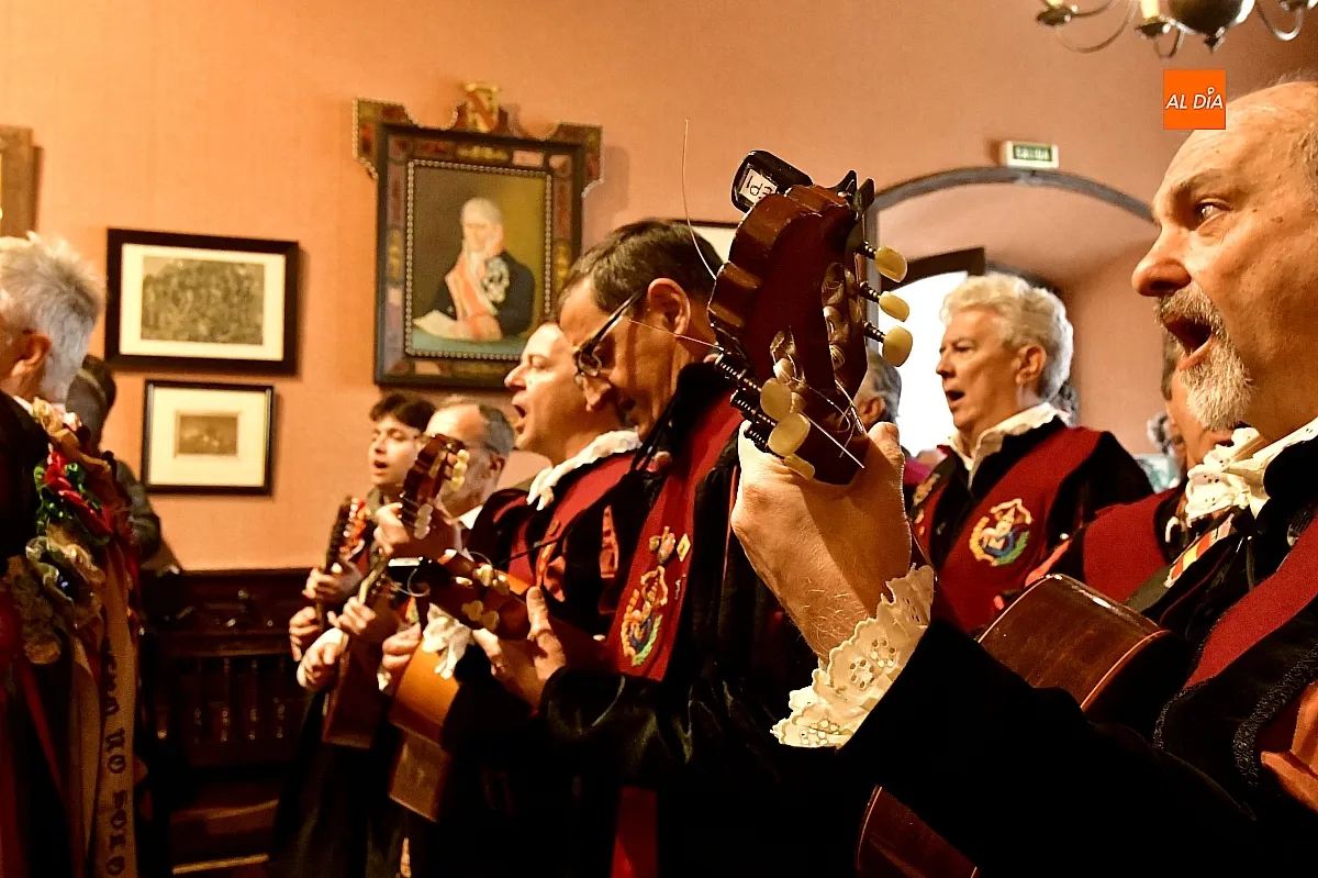  Encuentro Rondalla Tres Columnas y la Tuna de Biología de Sevilla en Ciudad Rodrigo