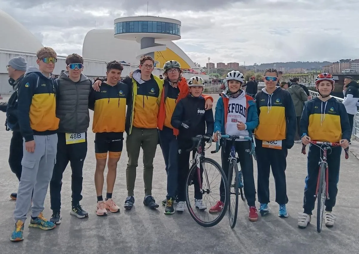Foto 4 - La Escuela Triatl&oacute;n Salmantina domina el Duatl&oacute;n de Guijuelo con victorias por equipos e individuales