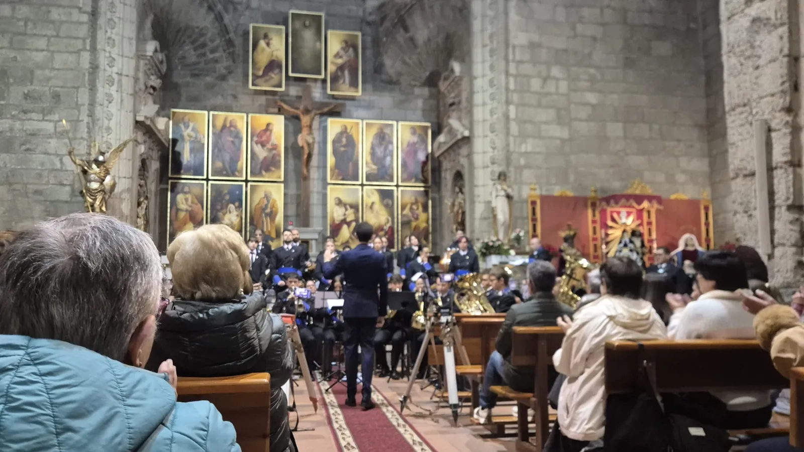 Foto 2 - La Estrella y los &lsquo;Sones Nazarenos&rsquo; anuncian la cercan&iacute;a de la Semana Santa con su brillante concierto