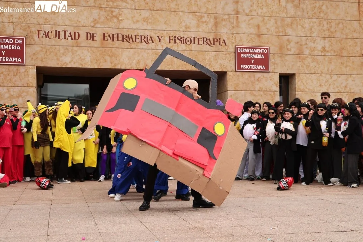 Fiestas de la Facultad de Enfermería de la Universidad de Salamanca. Foto de David Sañudo
