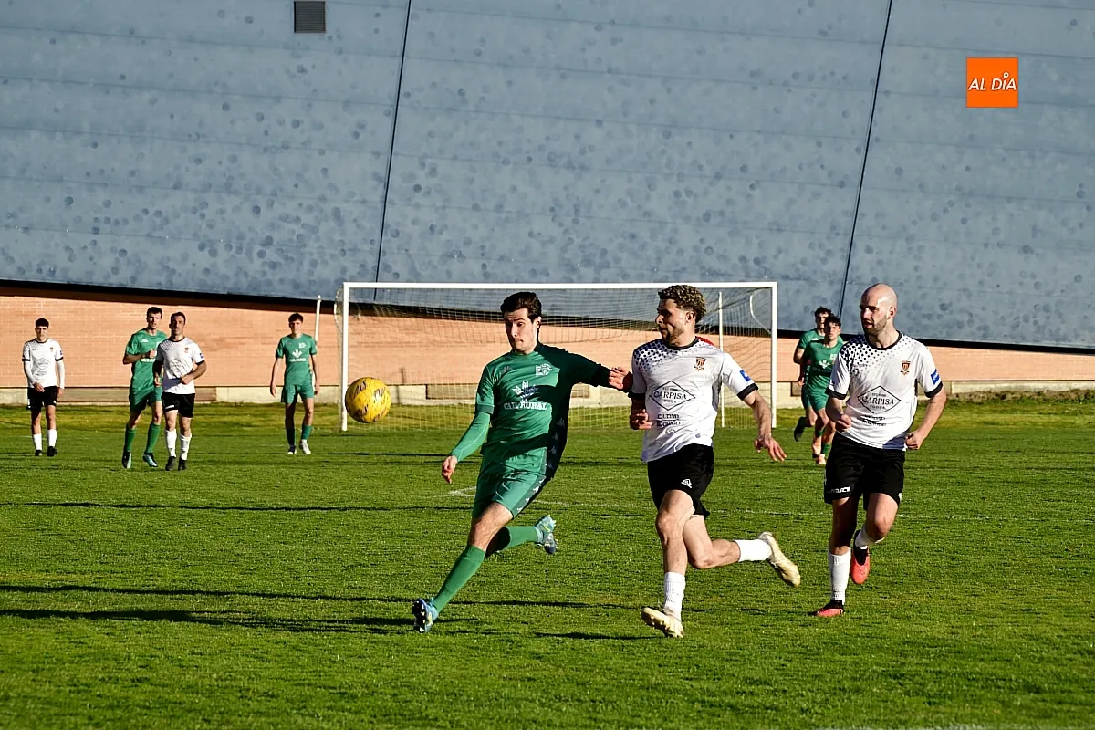 Encuentro en tre el Ciudad Rodrigo CF y el Victoria