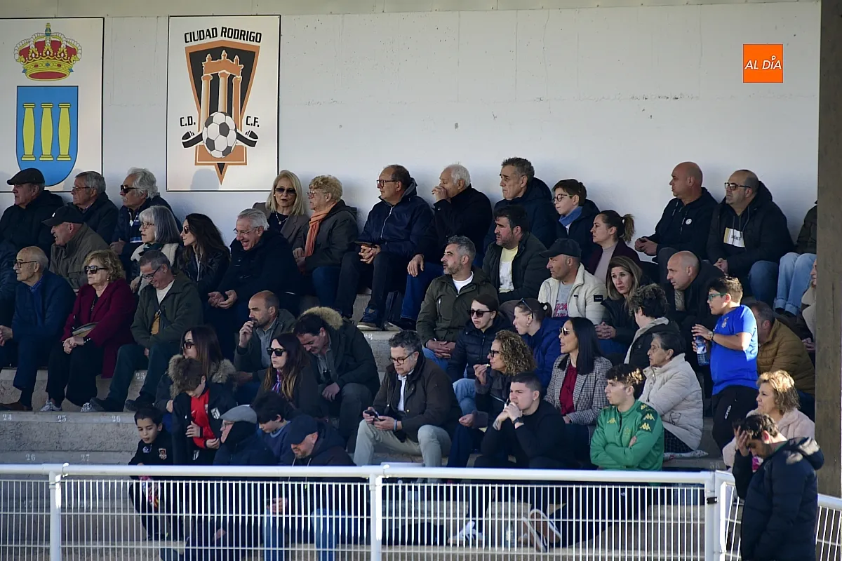 Encuentro en tre el Ciudad Rodrigo CF y el Victoria