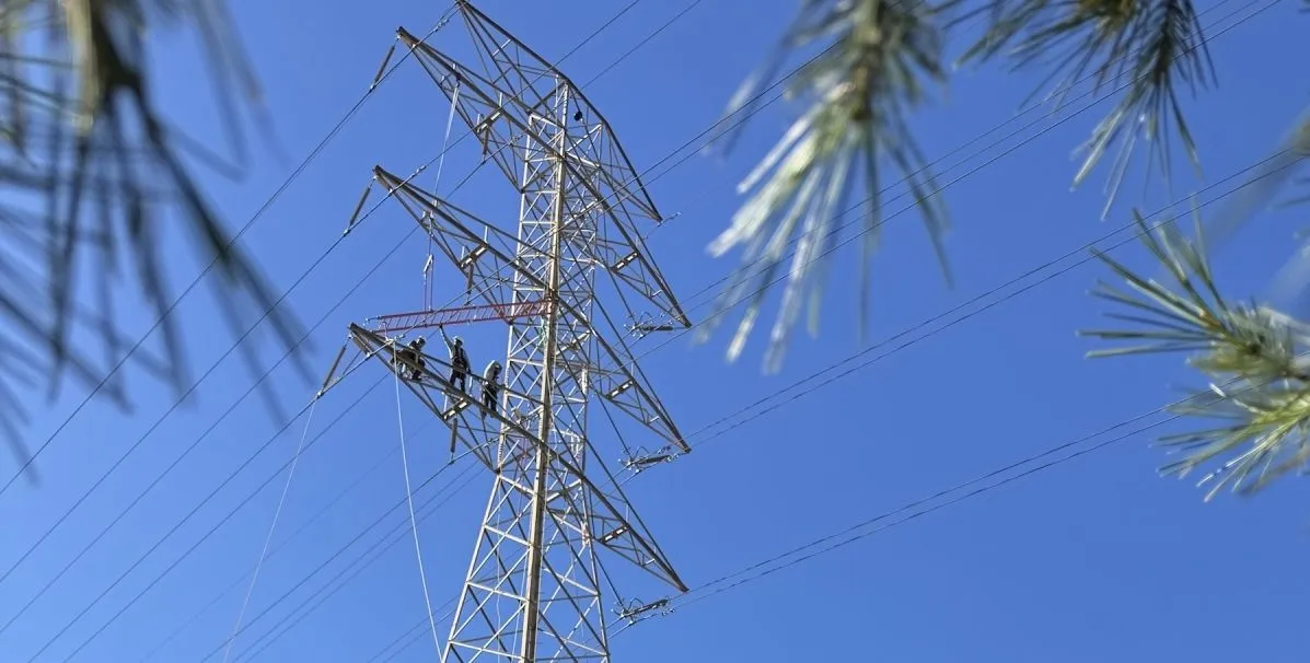 Foto 2 - Un equipo de 70 profesionales vigilar&aacute; el suministro el&eacute;ctrico durante el recuento electoral en Castilla y Le&oacute;n