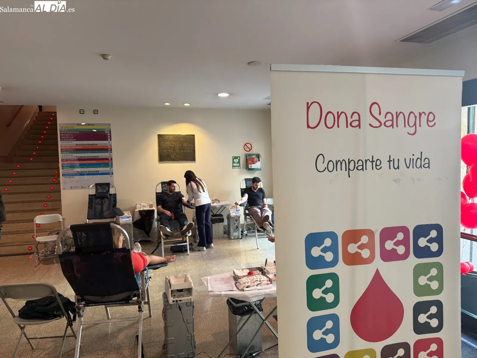 El Teatro Liceo se transforma en un centro de donación para frenar la caída de reservas de sangre | FOTOS: David Sañudo 