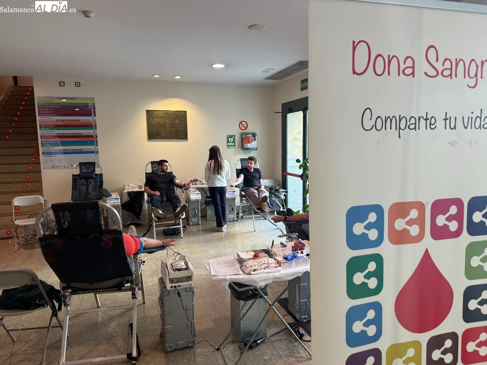 El Teatro Liceo se transforma en un centro de donación para frenar la caída de reservas de sangre | FOTOS: David Sañudo 