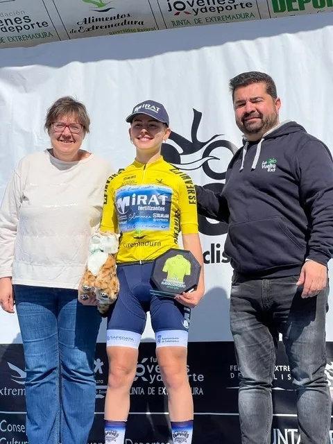 Foto 10 - Triplete salmantino en Extremadura: Naxara Odriozola gana la vuelta y el Mirat Team arrasa