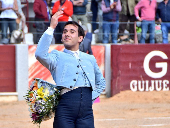 Ismael Martín, dos orejas y rabo en el festival taurino de Guijuelo