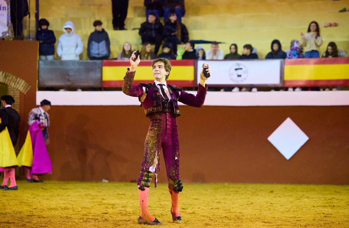 Julio Norte corta tres orejas en Cortes de la Frontera