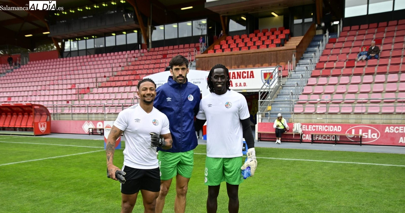 Leo Mendes no puede concentrarse con Guinea por un problema con el visado y estará disponible para el Langreo - Salamanca UDS