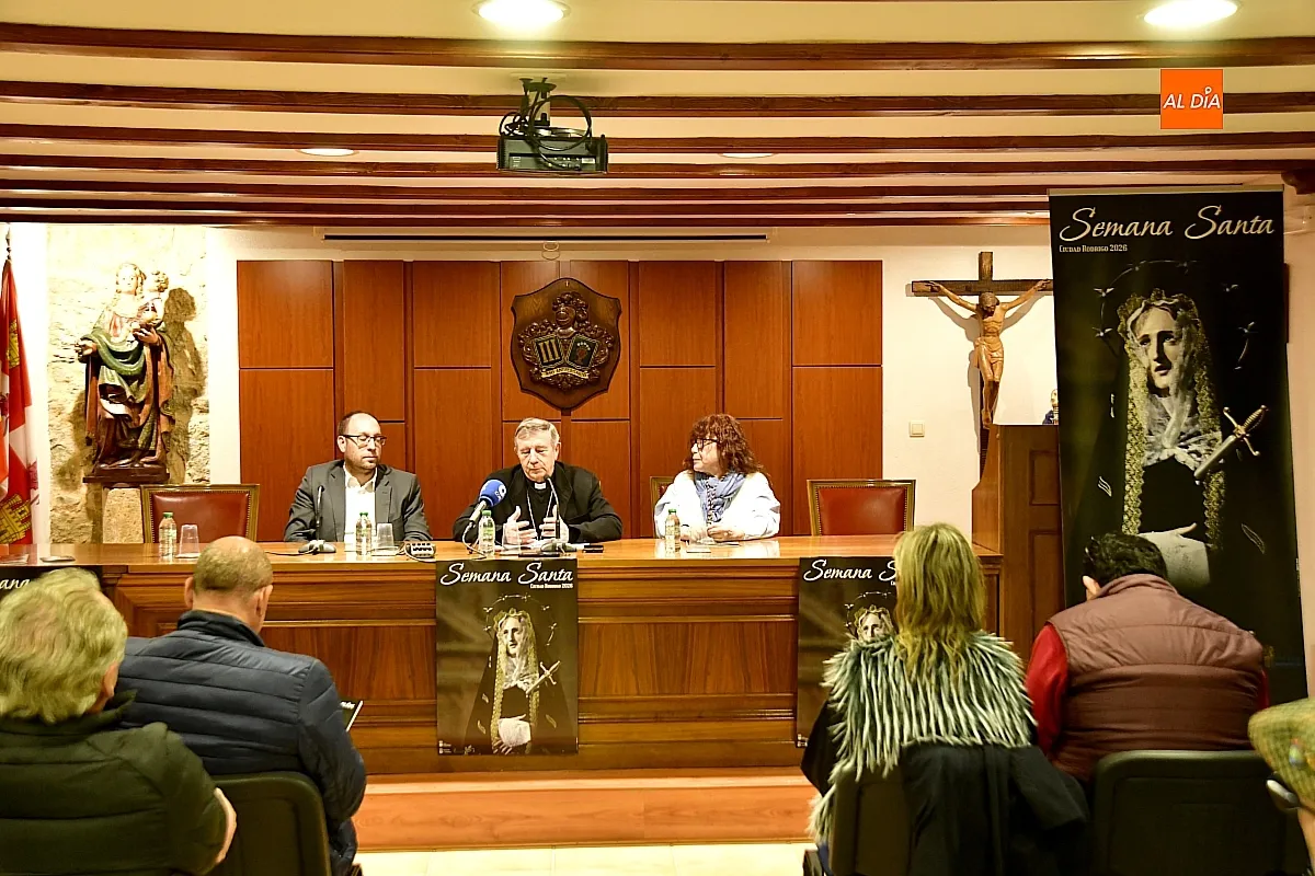 Obispo de Ciudad Rodrigo presidenta Cofradía Jesús Nazareno y alcalde de Ciudad Rodrigo