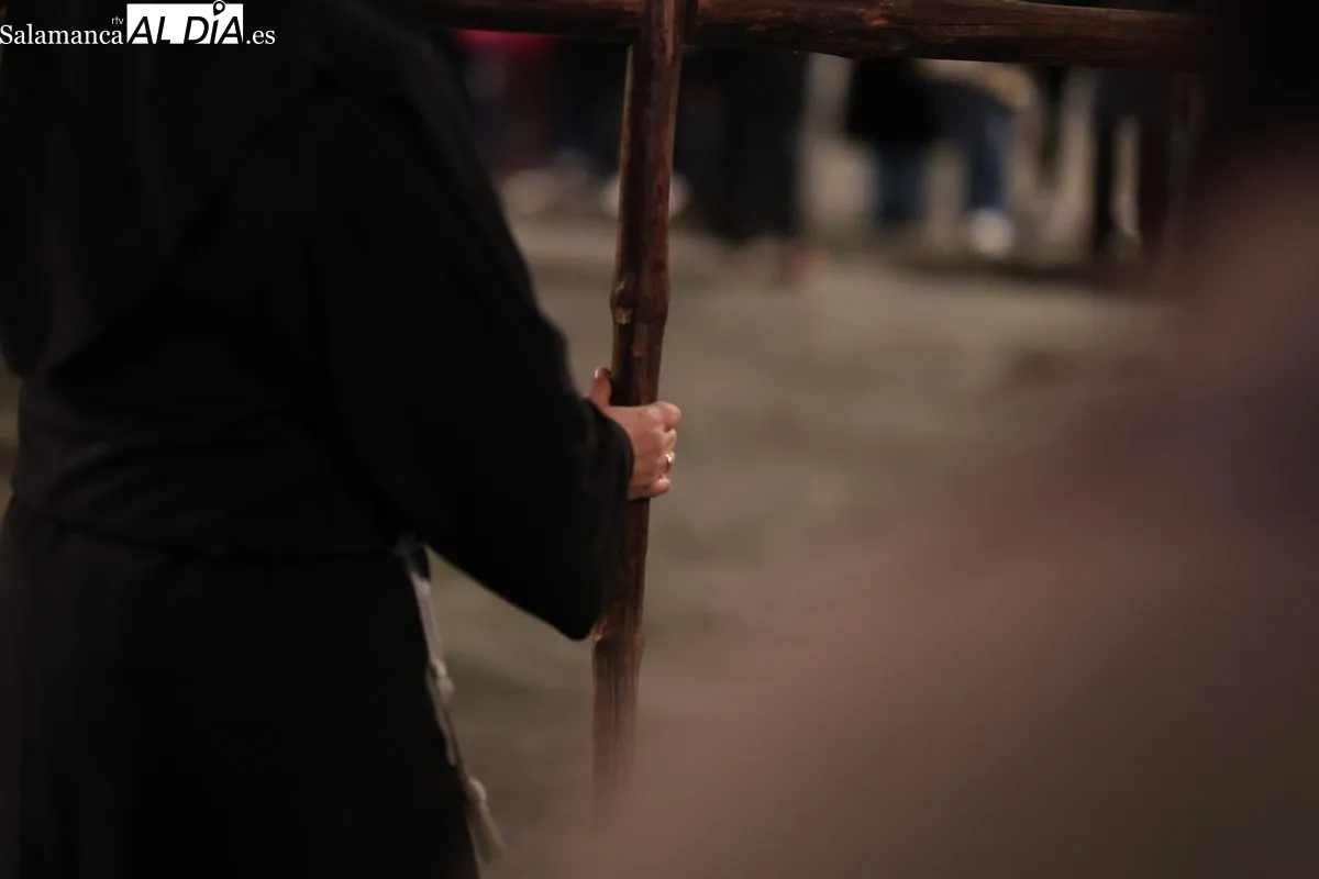 Procesión de la Hermandad Universitaria en Salamanca. Foto de David Sañudo