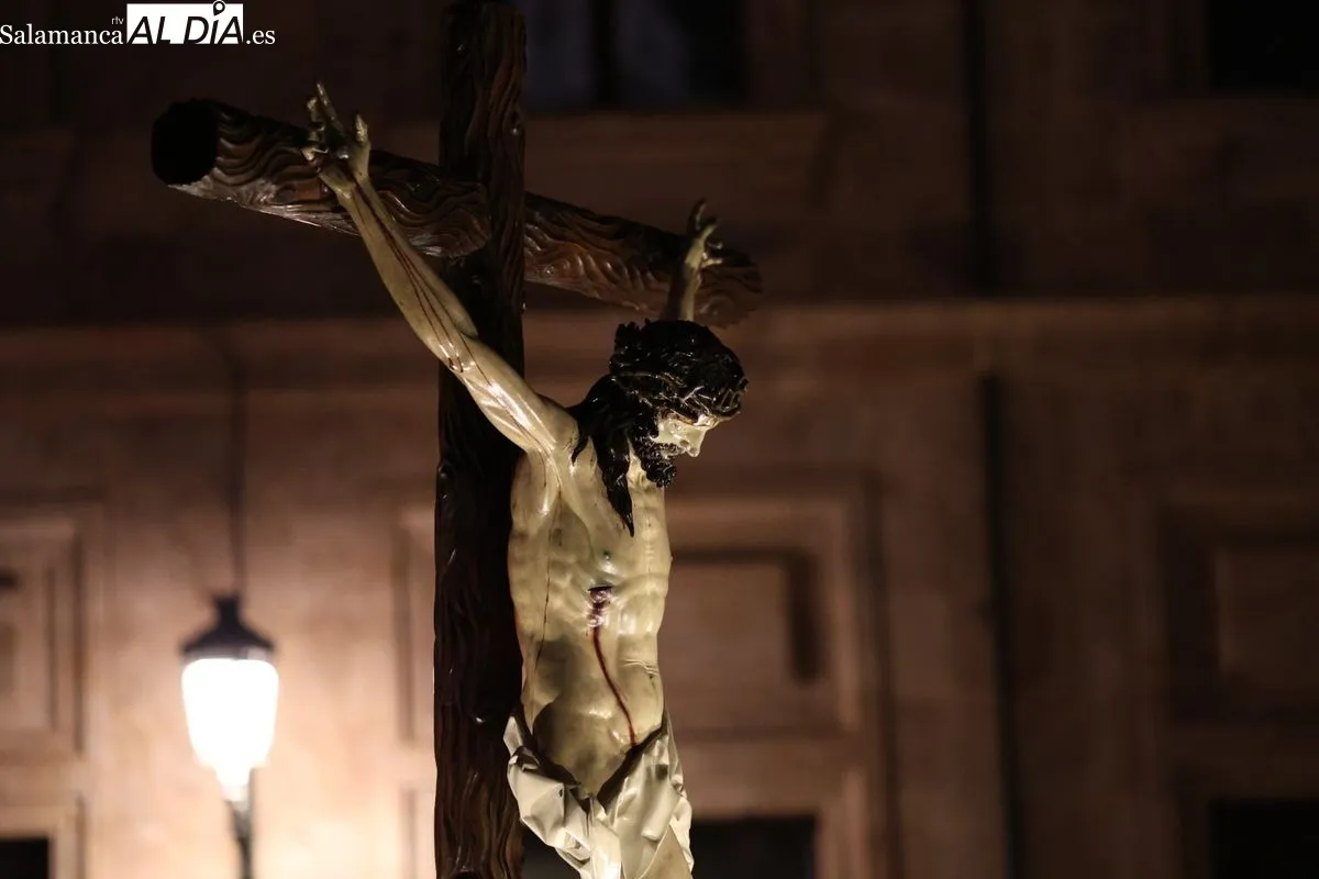 Procesión de la Hermandad Universitaria en Salamanca. Foto de David Sañudo
