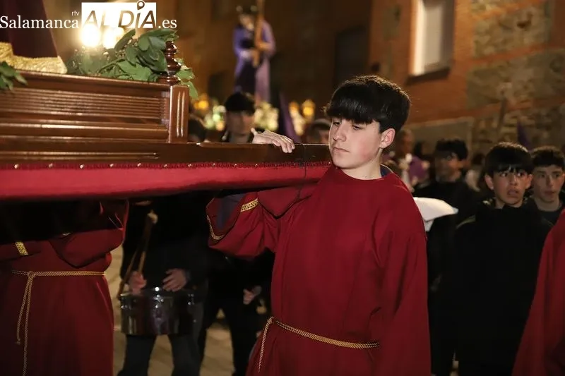 Foto 15 - El Nazareno y el Ecce Homo toman las calles de Alba de Tormes en un emotivo Lunes Santo