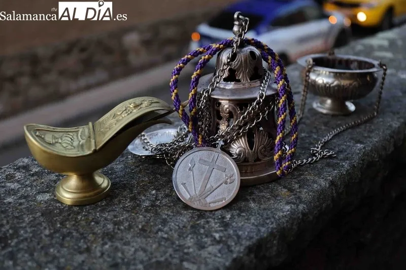 Foto 18 - La Cofrad&iacute;a de la Vera Cruz inaugura la Pasi&oacute;n albense con el V&iacute;a Crucis