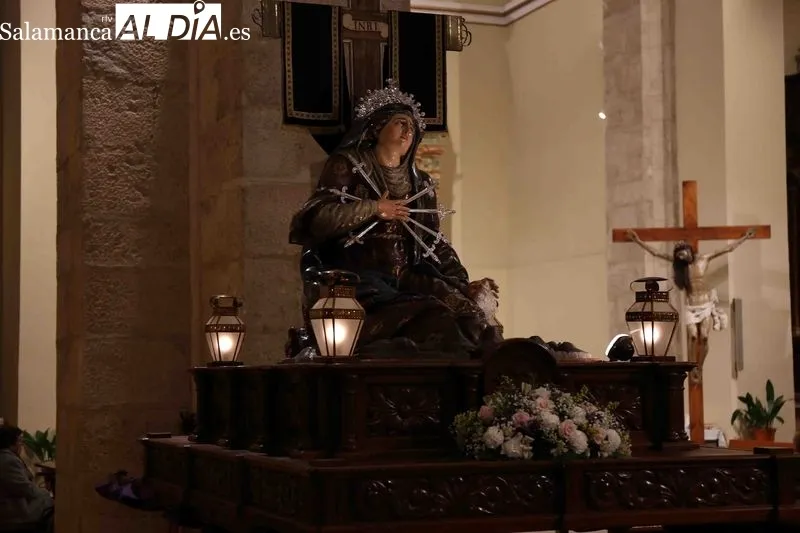 Foto 16 - La Cofrad&iacute;a de la Vera Cruz inaugura la Pasi&oacute;n albense con el V&iacute;a Crucis