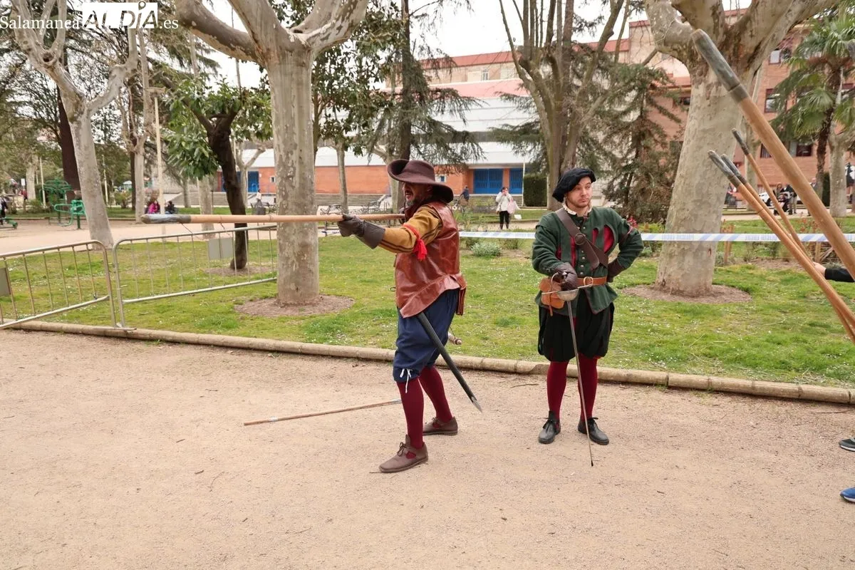  Más de 200 escolares salmantinos viajan al siglo XVI con los Tercios. Recreación histórica en la Alamedilla. Foto de David Sañudo