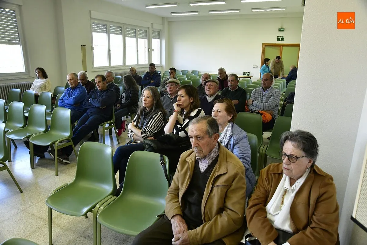 Foto 4 - Los regantes del &Aacute;gueda fijan la cuota anual y anuncian sanciones por no limpiar acequias