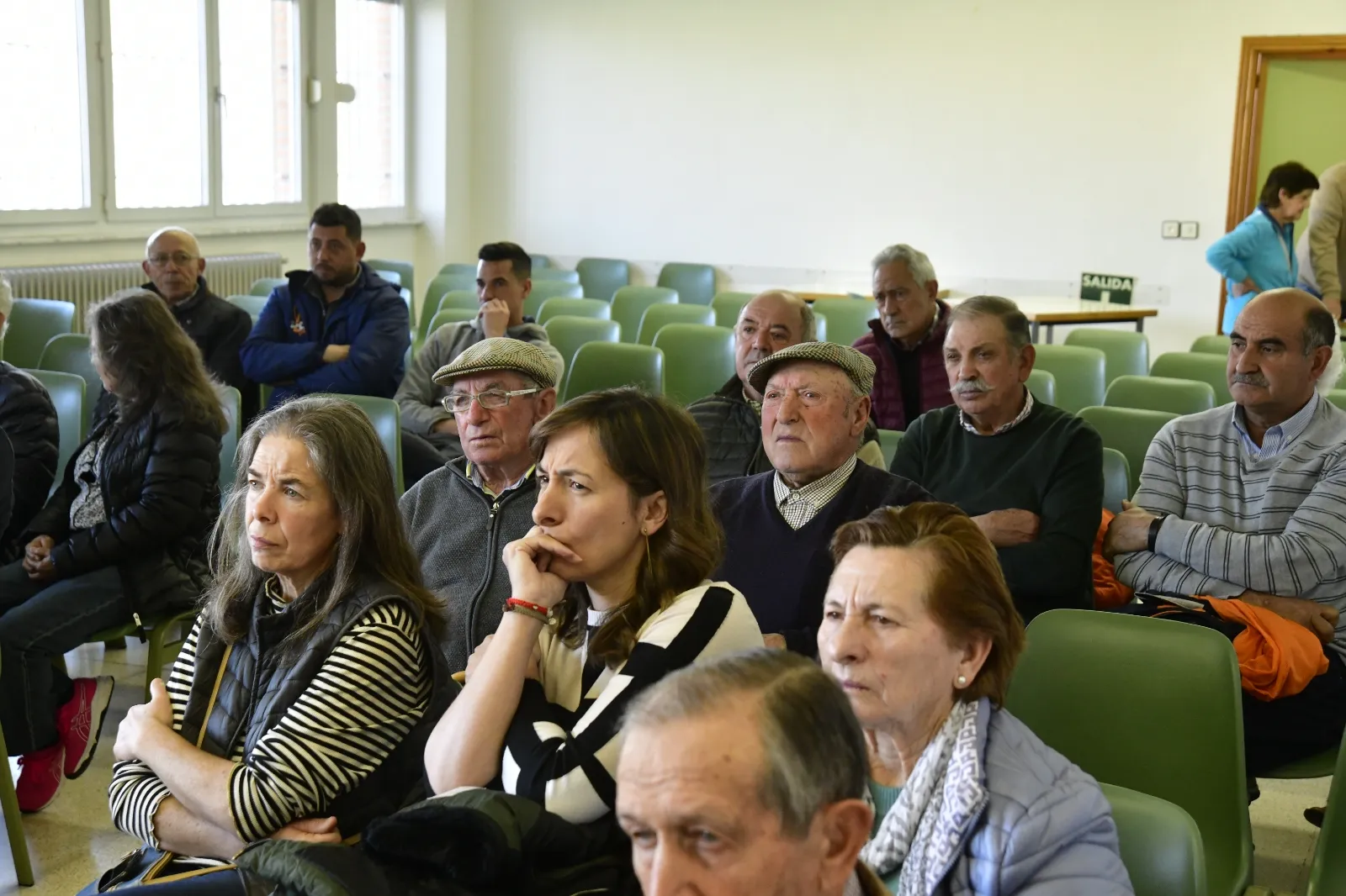 Foto 8 - Los regantes del &Aacute;gueda fijan la cuota anual y anuncian sanciones por no limpiar acequias