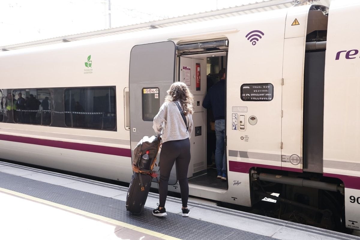 Renfe suprimirá el tren directo Salamanca-Barcelona, según UGT