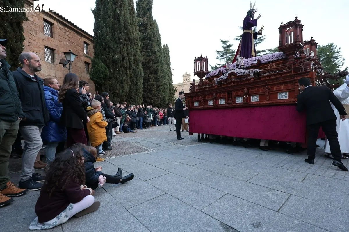 Emoción en el regreso del Jesús de la Redención a las calles de Salamanca | FOTOS: David Sañudo 