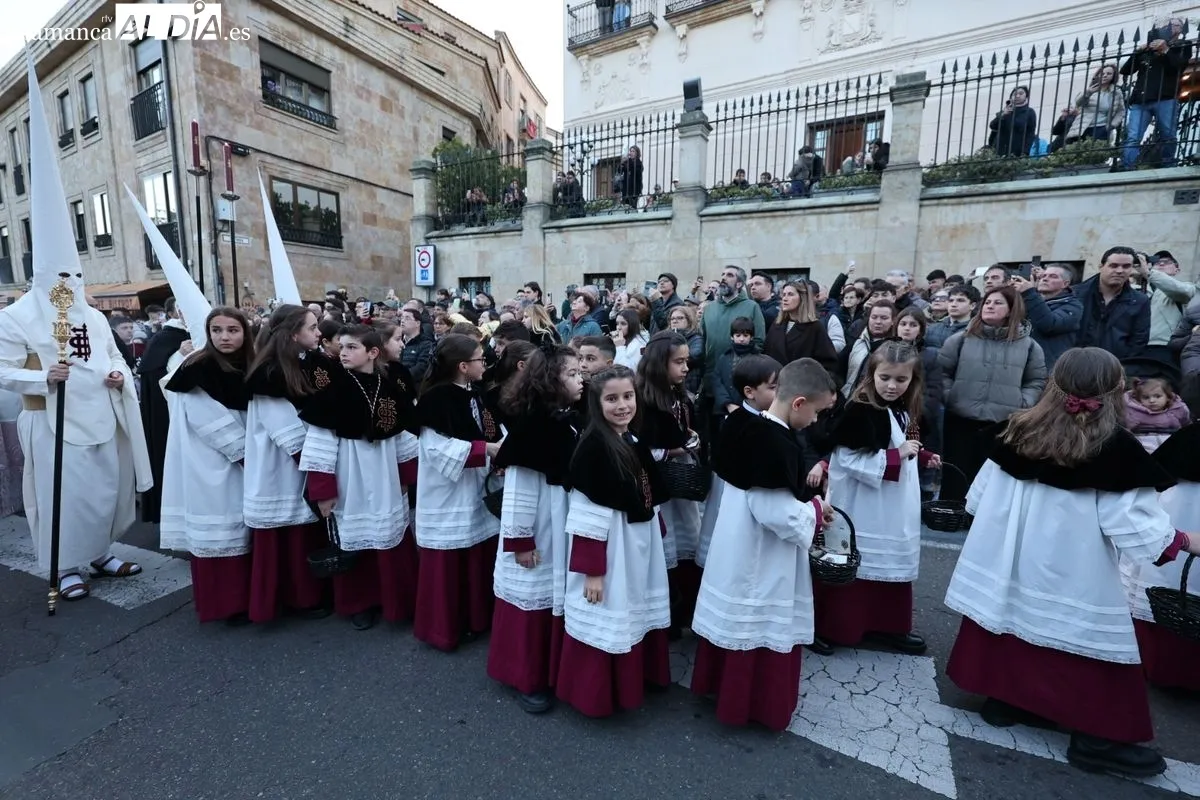 Emoción en el regreso del Jesús de la Redención a las calles de Salamanca | FOTOS: David Sañudo 