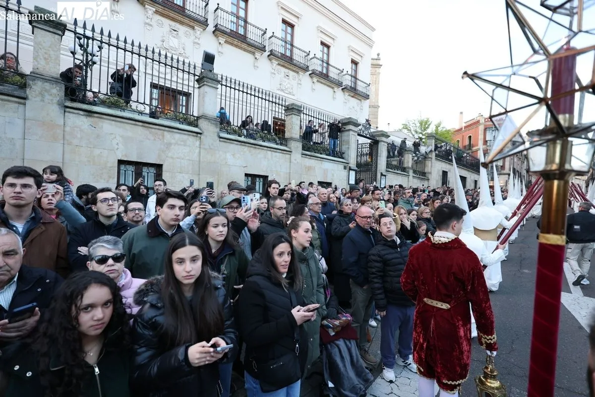 Emoción en el regreso del Jesús de la Redención a las calles de Salamanca | FOTOS: David Sañudo 