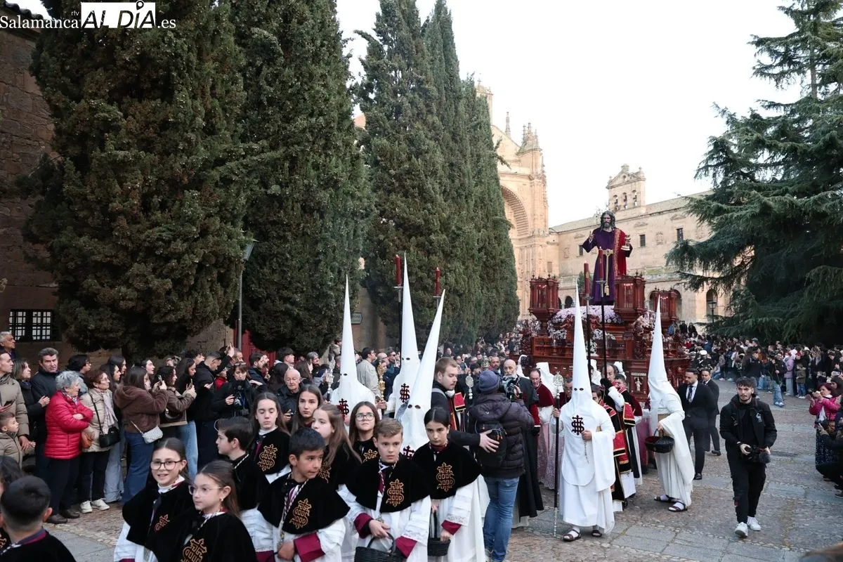 Emoción en el regreso del Jesús de la Redención a las calles de Salamanca | FOTOS: David Sañudo 