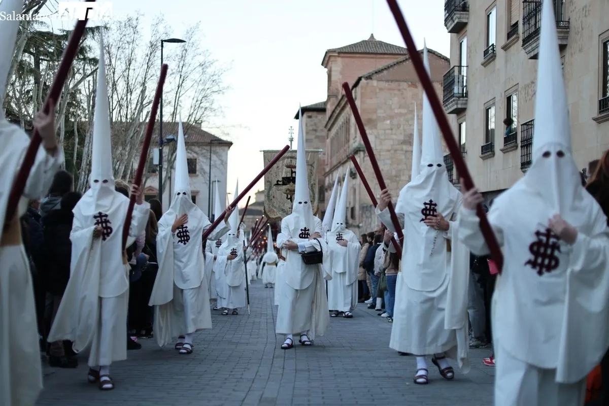 Emoción en el regreso del Jesús de la Redención a las calles de Salamanca | FOTOS: David Sañudo 