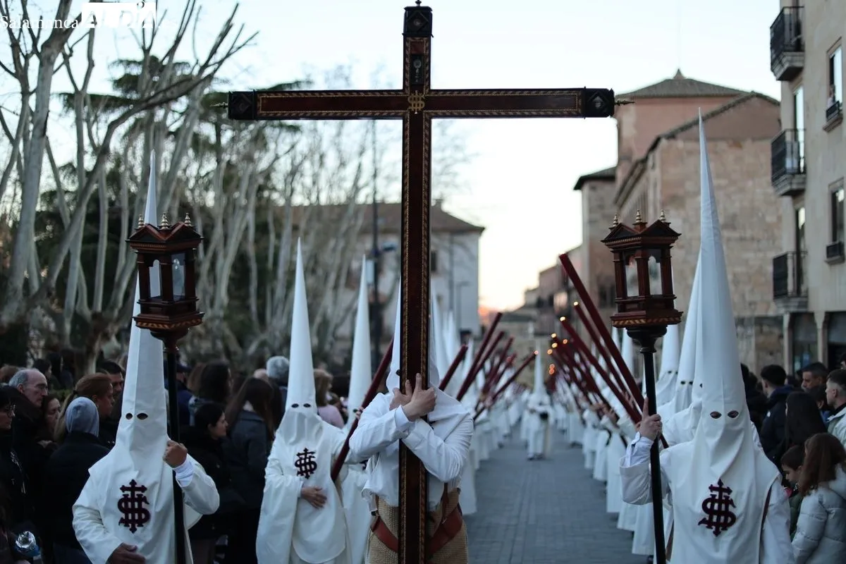 Emoción en el regreso del Jesús de la Redención a las calles de Salamanca | FOTOS: David Sañudo 