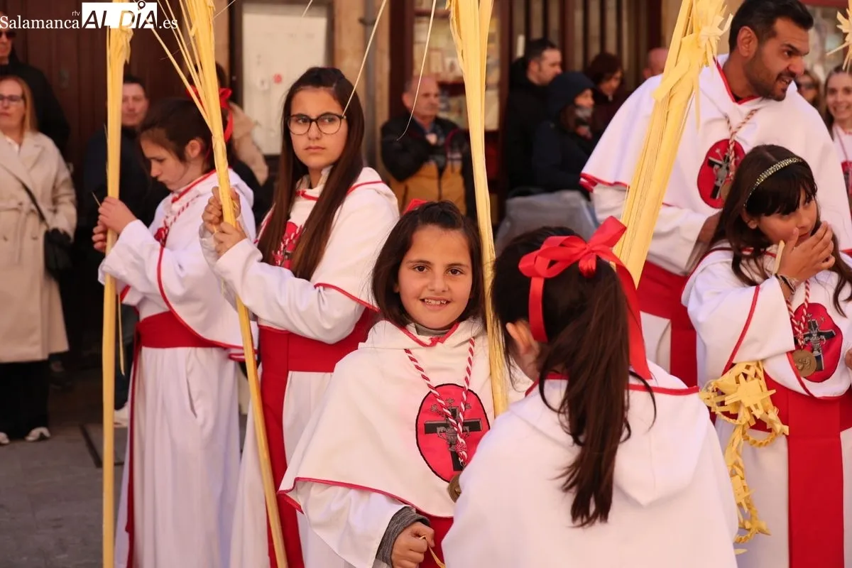 La Borriquilla vuelve a emocionar en Salamanca este Domingo de Ramos | FOTOS: David Sañudo