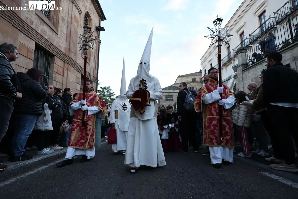 Emoción en el regreso del Jesús de la Redención a las calles de Salamanca | FOTOS: David Sañudo 
