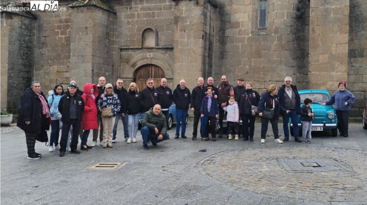 Aficionados del Seat 600 recorren los paisajes de Las Arribes con base en Vilvestre