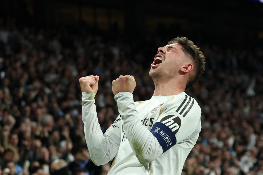 Valverde alza el vuelo del Real Madrid en Champions con un memorable hat-trick (3-0)