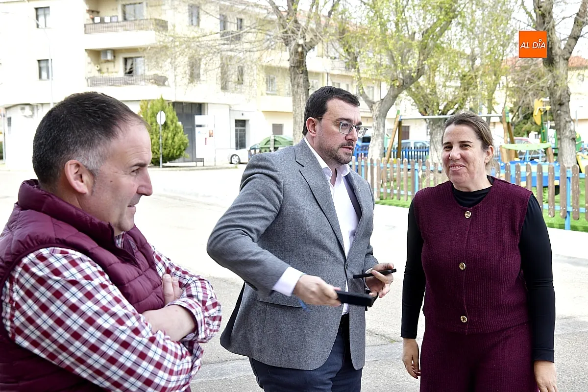 Alcaldes y militantes socialistas de la comarca de Ciudad Rodrigo arropan a Adrián Barbón en un acto de cierre de campaña