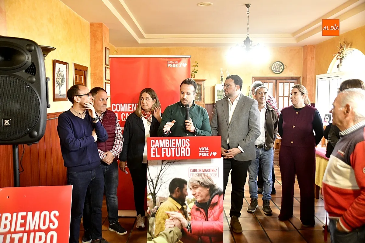 Alcaldes y militantes socialistas de la comarca de Ciudad Rodrigo arropan a Adrián Barbón en un acto de cierre de campaña