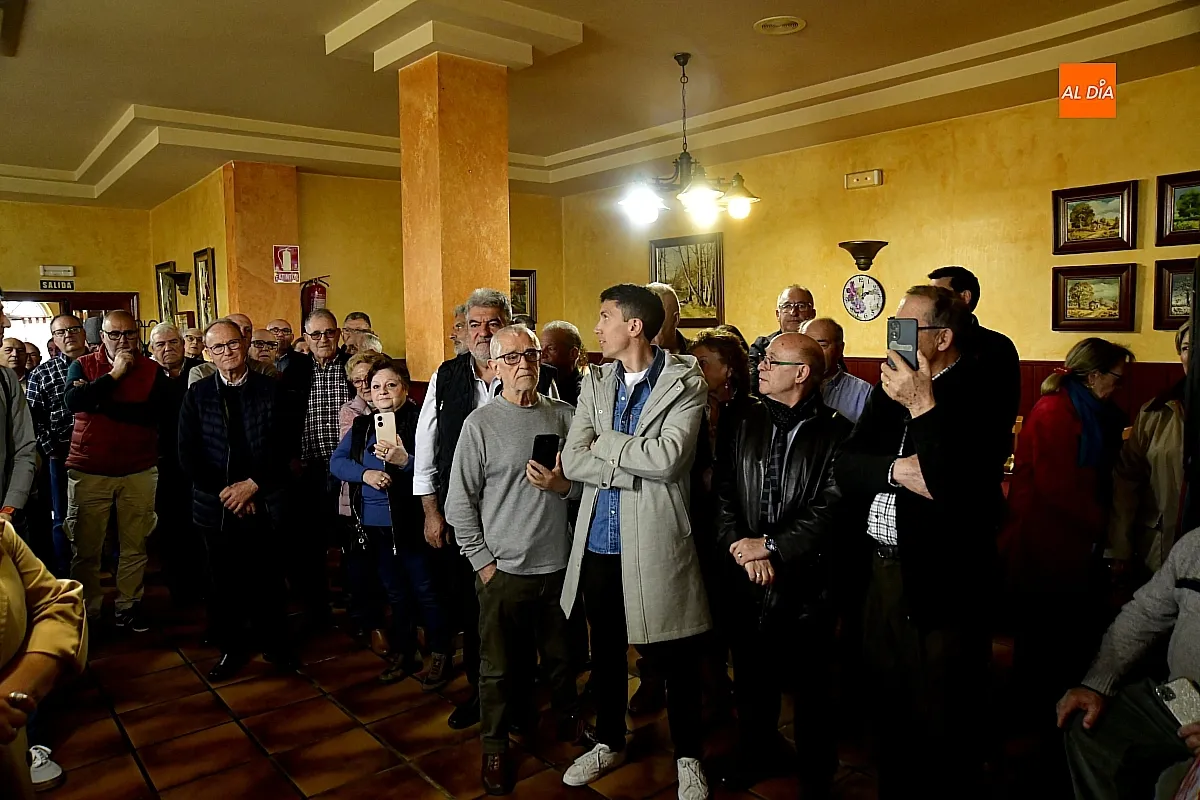 Alcaldes y militantes socialistas de la comarca de Ciudad Rodrigo arropan a Adrián Barbón en un acto de cierre de campaña