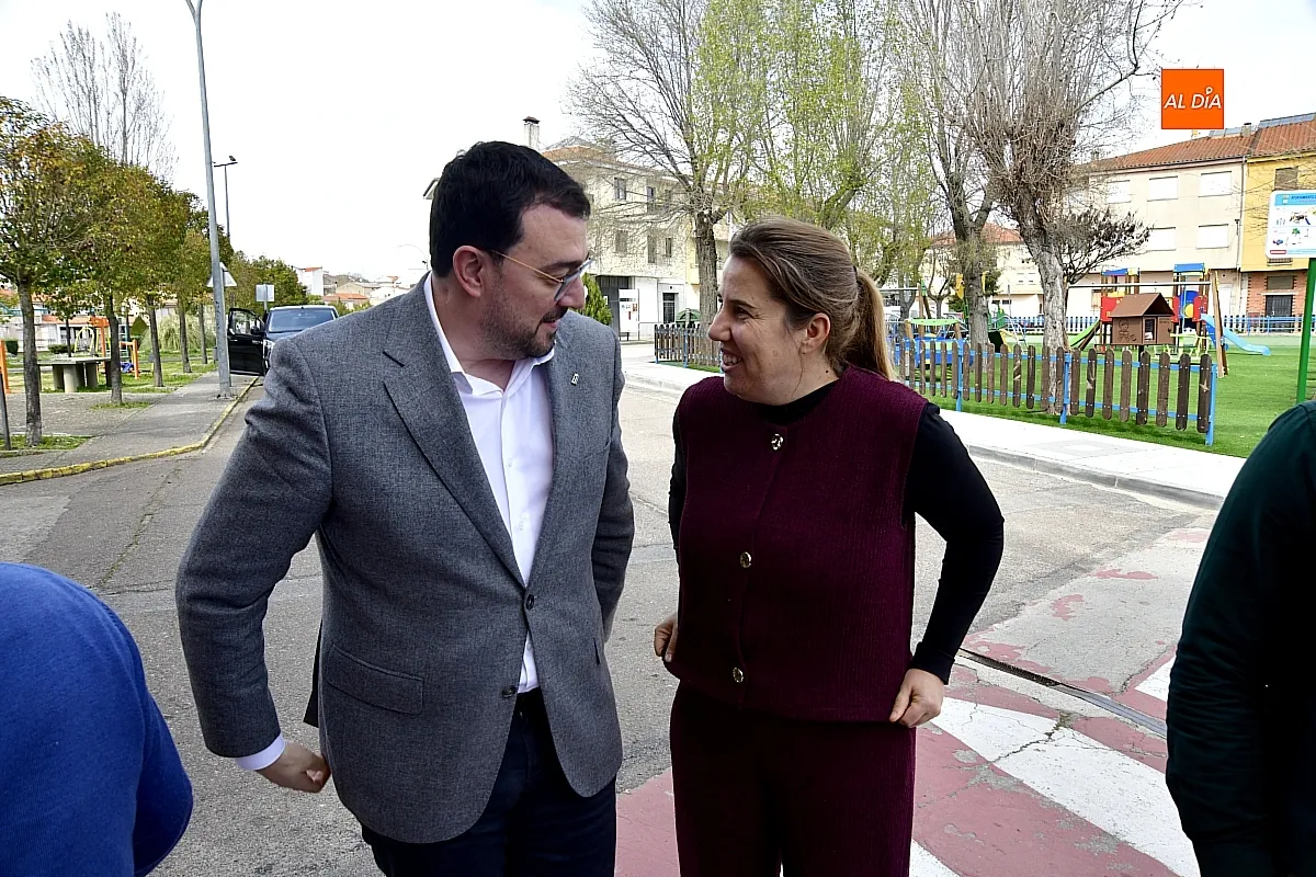 Alcaldes y militantes socialistas de la comarca de Ciudad Rodrigo arropan a Adrián Barbón en un acto de cierre de campaña