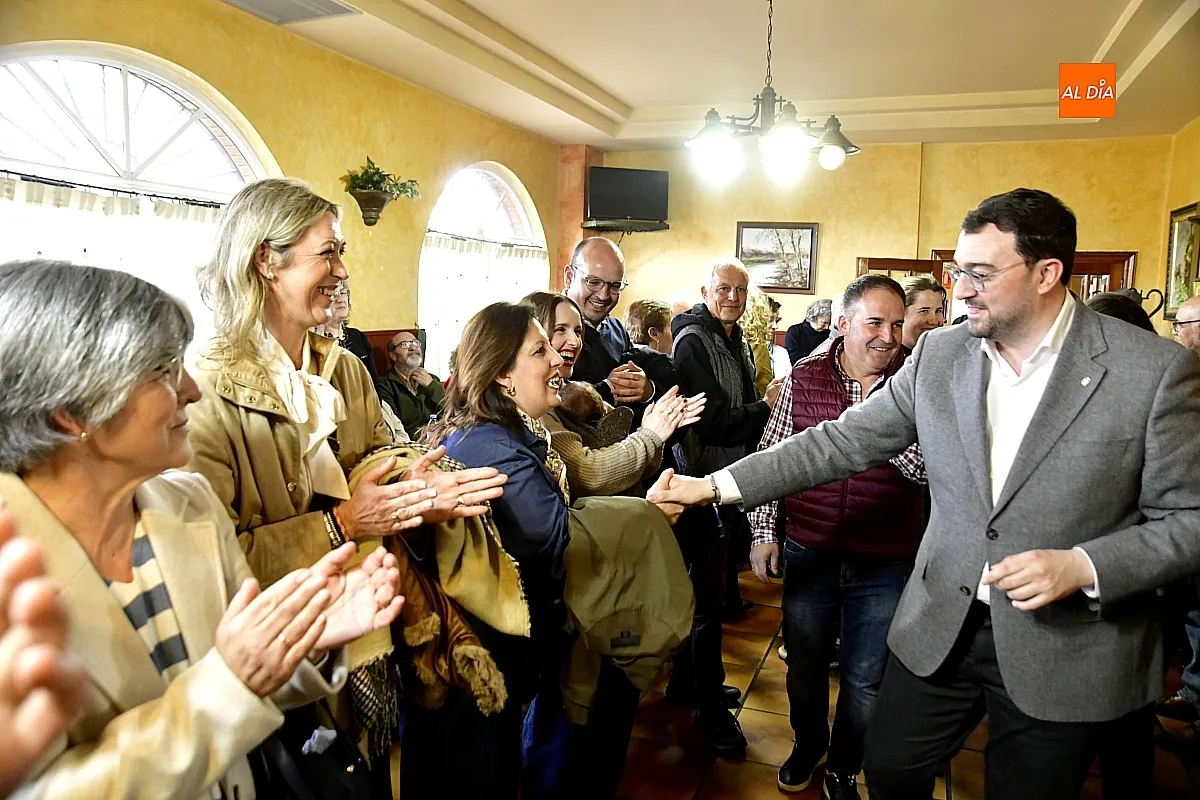 Alcaldes y militantes socialistas de la comarca de Ciudad Rodrigo arropan a Adrián Barbón en un acto de cierre de campaña