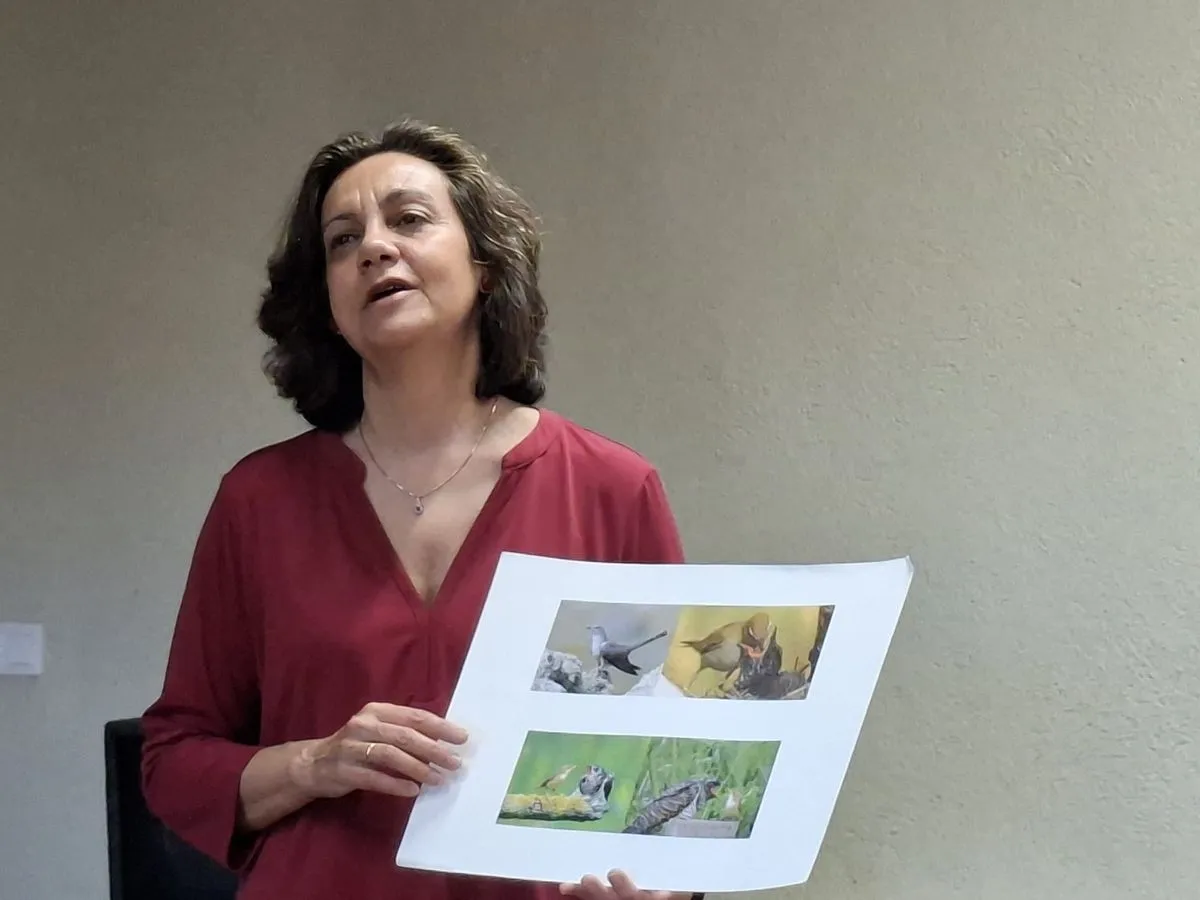 Foto 3 - Pilar L&oacute;pez &Aacute;vila deleit&oacute; a los ni&ntilde;os en el Ateneo con los p&aacute;jaros como protagonistas