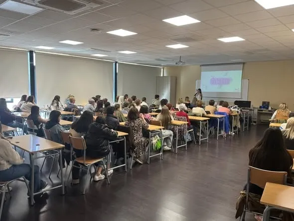 Unas 70 mujeres se interesaron por el taller de manicura