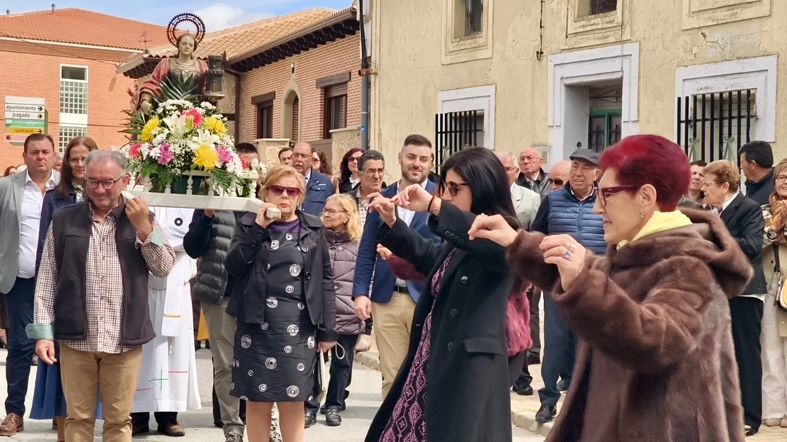 Foto 4 - Villoria se rinde a Santa B&aacute;rbara en una animada jornada de fe y tradici&oacute;n