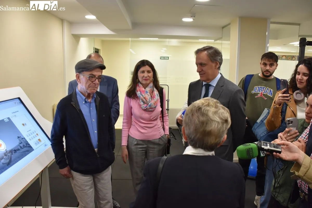 Así es Myro, el nuevo robot terapéutico de ASPACE para agilizar la rehabilitación de extremidades superiores | FOTOS: Toni Sánchez