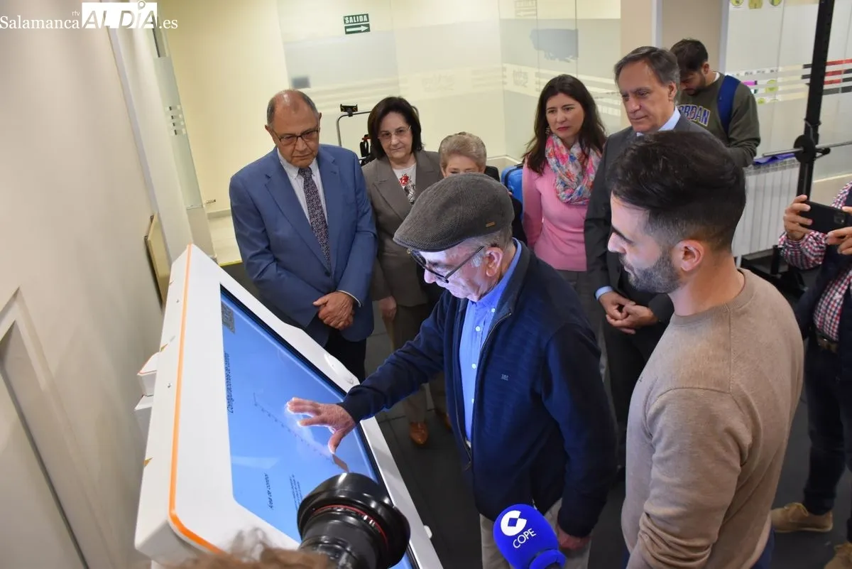 Así es Myro, el nuevo robot terapéutico de ASPACE para agilizar la rehabilitación de extremidades superiores | FOTOS: Toni Sánchez