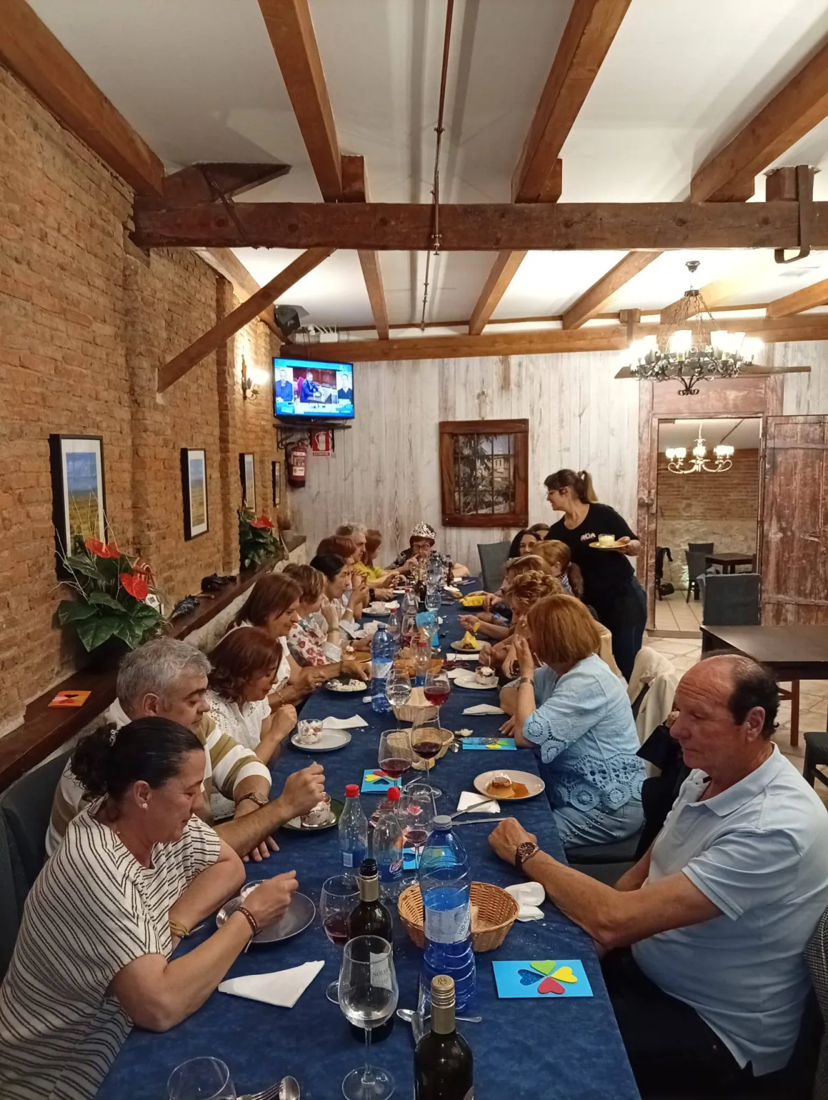 Foto 3 - Emotivo adi&oacute;s a Pilar San Pedro de parte de sus compa&ntilde;eros de la Residencia Mixta