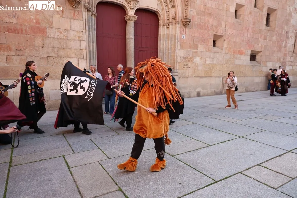 Pasacalles del Certamen del Circuito Nacional de Tunas Universitarias. Fotos: David Sañudo