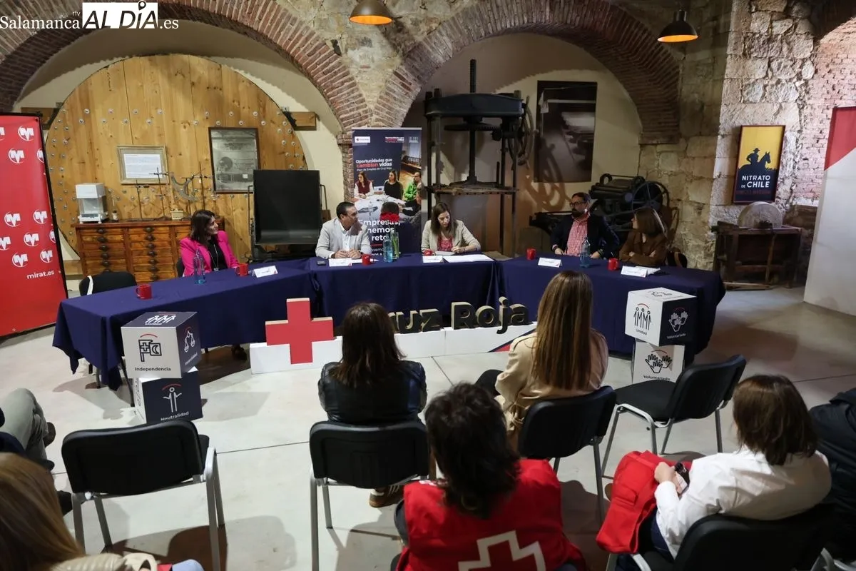 Cruz Roja Salamanca y empresas agroalimentarias analizan los retos de empleo, la captación de talento joven y el relevo generacional en el medio rural. Foto de David Sañudo