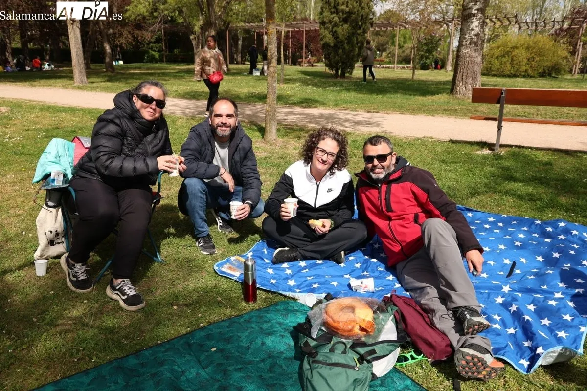 Celebración del Lunes de Aguas en el parque de Los Jesuitas. Fotos: David Sañudo