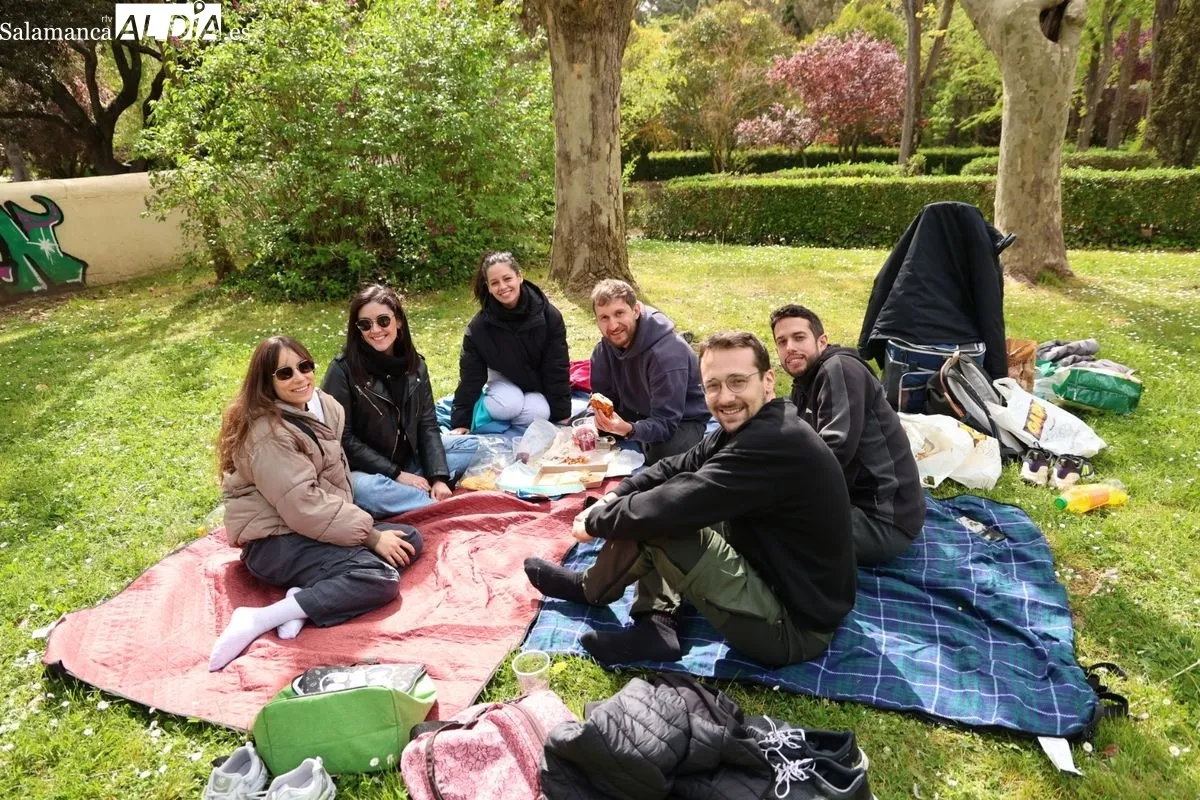 Celebración del Lunes de Aguas en el parque de Los Jesuitas. Fotos: David Sañudo