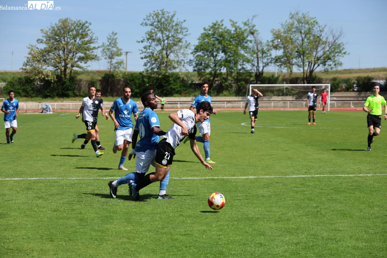 FOTOS | El filial de Unionistas pierde en Las Pistas con el Villaralbo y el descenso acecha a falta de una jornada (0-1)