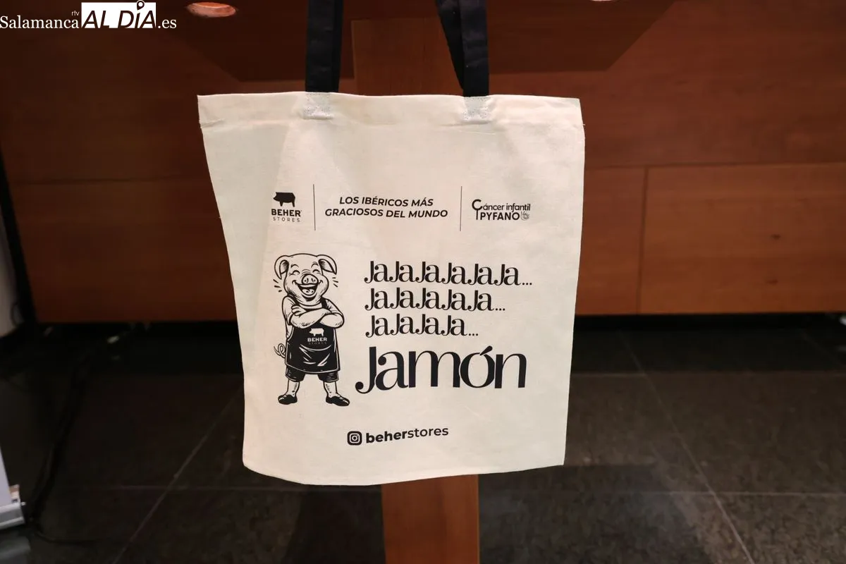 ¡Totepig', la bolsa solidaria para apoyar a los niños con cáncer y sus familias | FOTOS: David Sañudo  